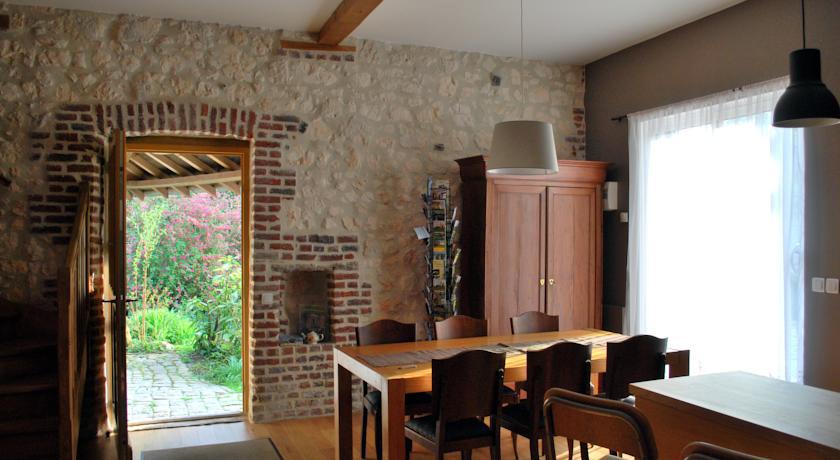 Вилла Chez Fifine Mont-Saint-Eloi Номер фото